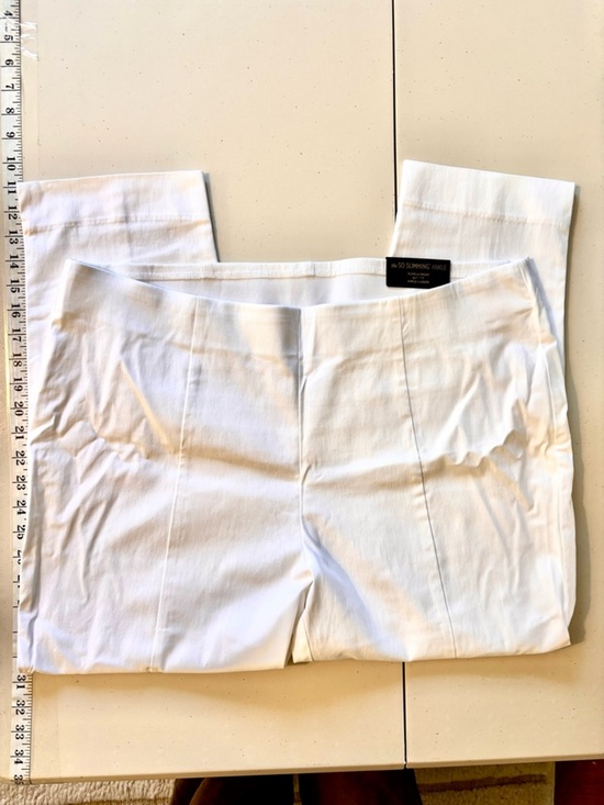 Chico's Pants - Chicos So Slimming Ankle White Pull On Pants Size 3.5 Petite Event Office Travel